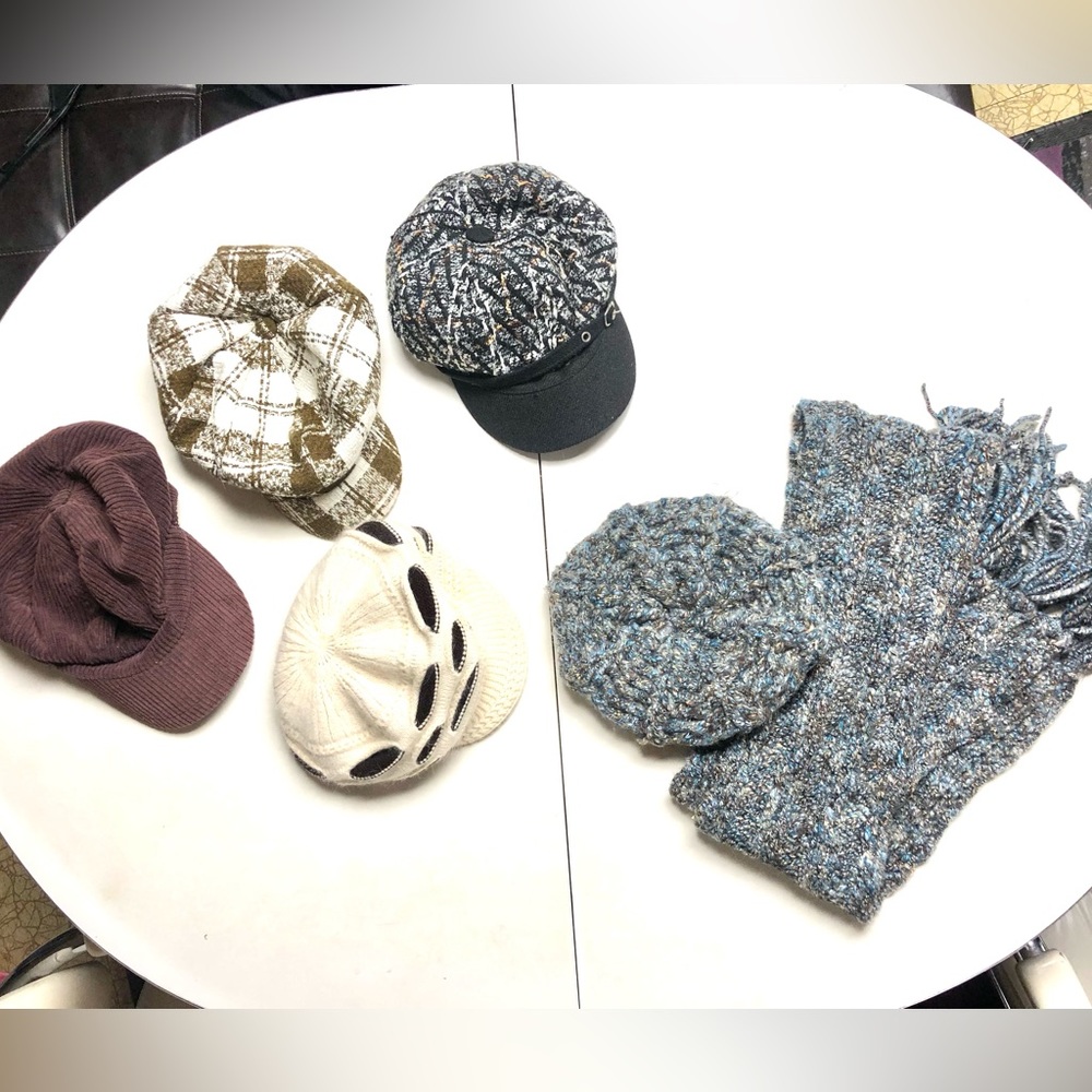 Lot of 5 Caps